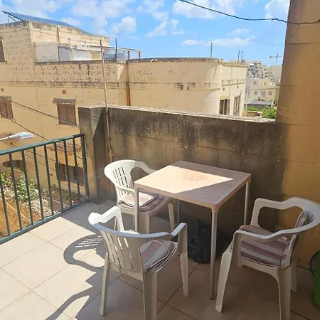 Апартаменты Quiet, Spacious 3 Bedroom 2 Bathroom *