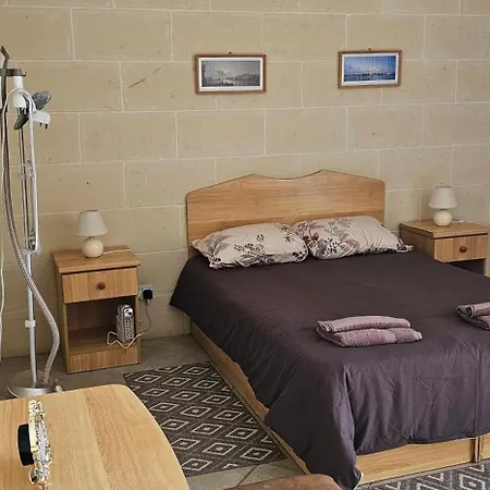Quiet, Spacious 3 Bedroom 2 Bathroom