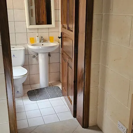 Апартаменты Quiet, Spacious 3 Bedroom 2 Bathroom