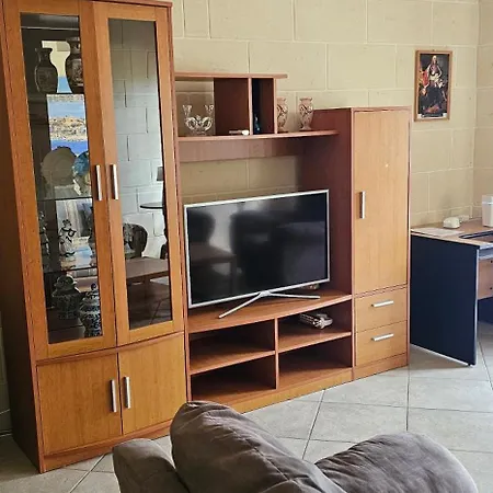 Quiet, Spacious 3 Bedroom 2 Bathroom